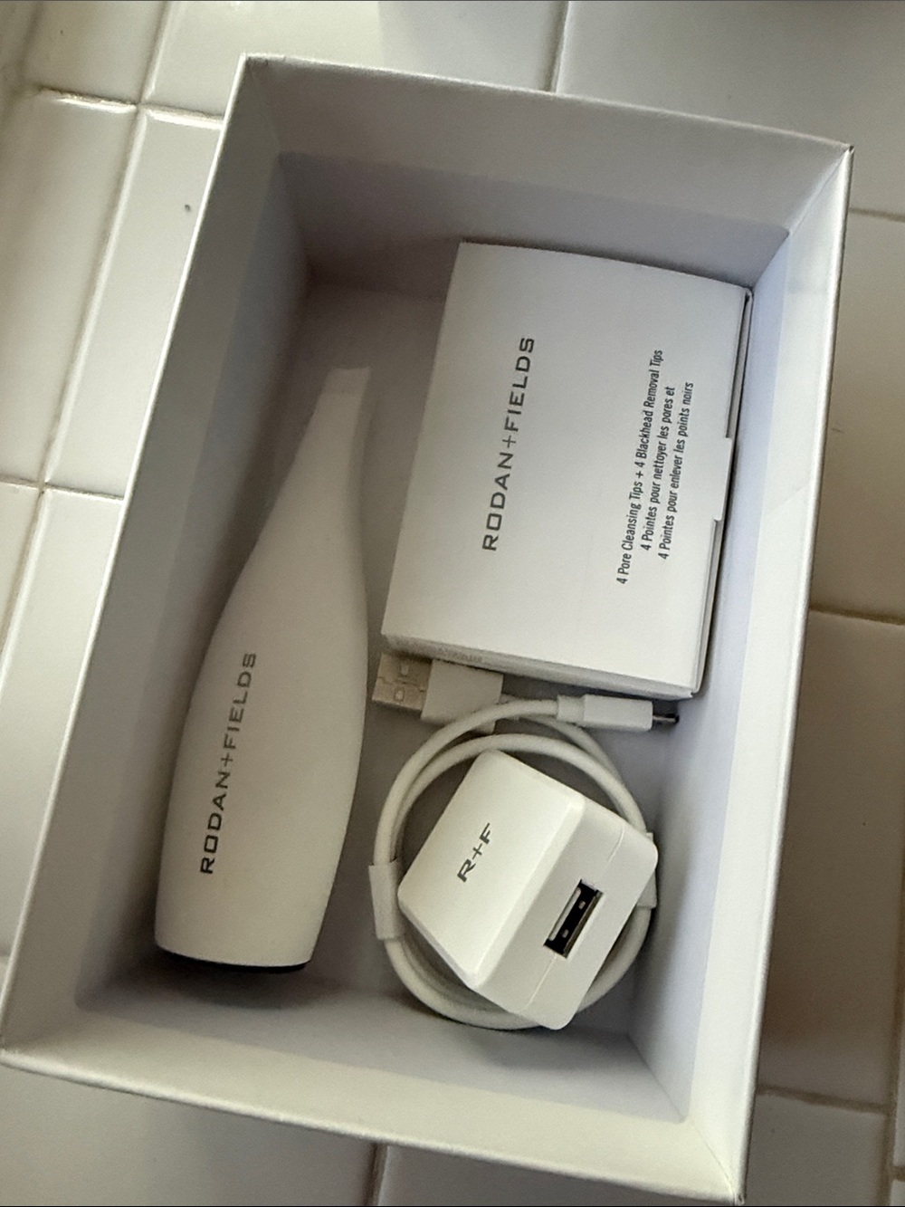 Rodan + Fields Pore Cleansing Tool Device with Charger and Tips
